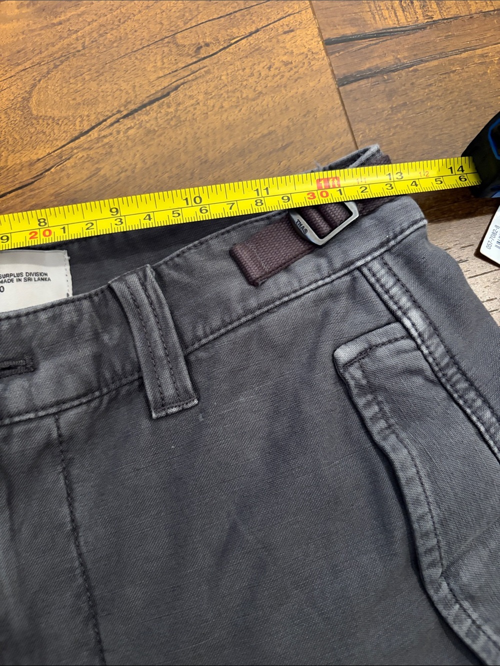 Aritzia TNA - Supply Cargo Pant in Lived-in Coal Grey - 0 - Picture 13 of 15